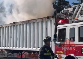 Cardboard in Open-Top Trailer Catches Fire on Freeway