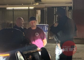 Man Arrested on Three Warrants Outside Convenience Store