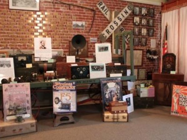 Turlock-Historical-Society-Museum-Radio-Exhibit-02-14-11